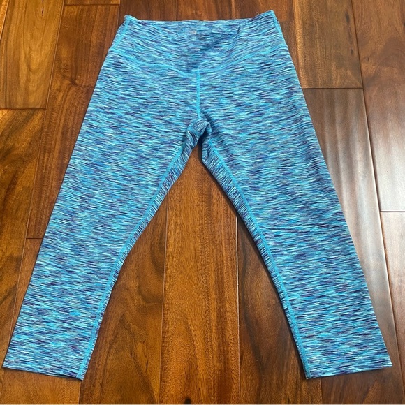 Road Runner Sports Blue Yoga Gym Crop Capri Pants Size Small - Picture 1 of 3